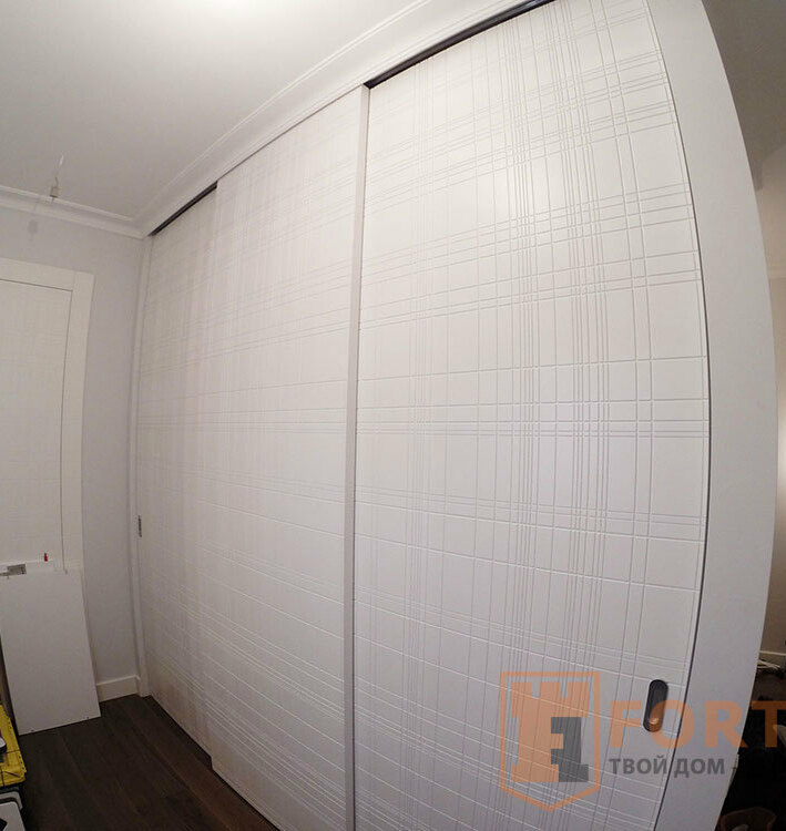 Зеркальные двери купе с раскладкой в проём