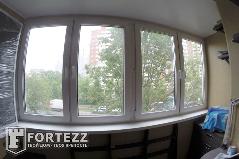 Зеркальные двери купе с раскладкой в проём