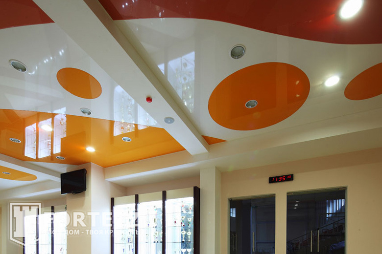 Зеркальные двери купе с раскладкой в проём